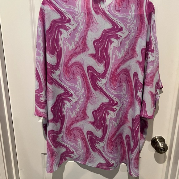 Adrienne top size medium (oversized) - Picture 5 of 8